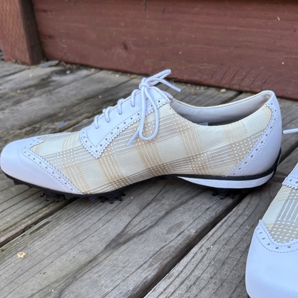 FootJoy LoPro White and Cream Plaid Women’s Golf Oxfords. 9.5. Like New - Picture 7 of 10